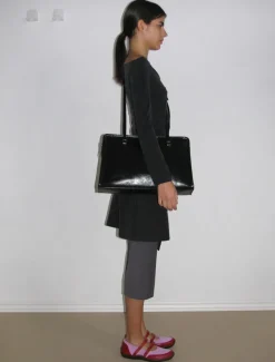 Outlet No 1002/Caye Kvinder Cayetano